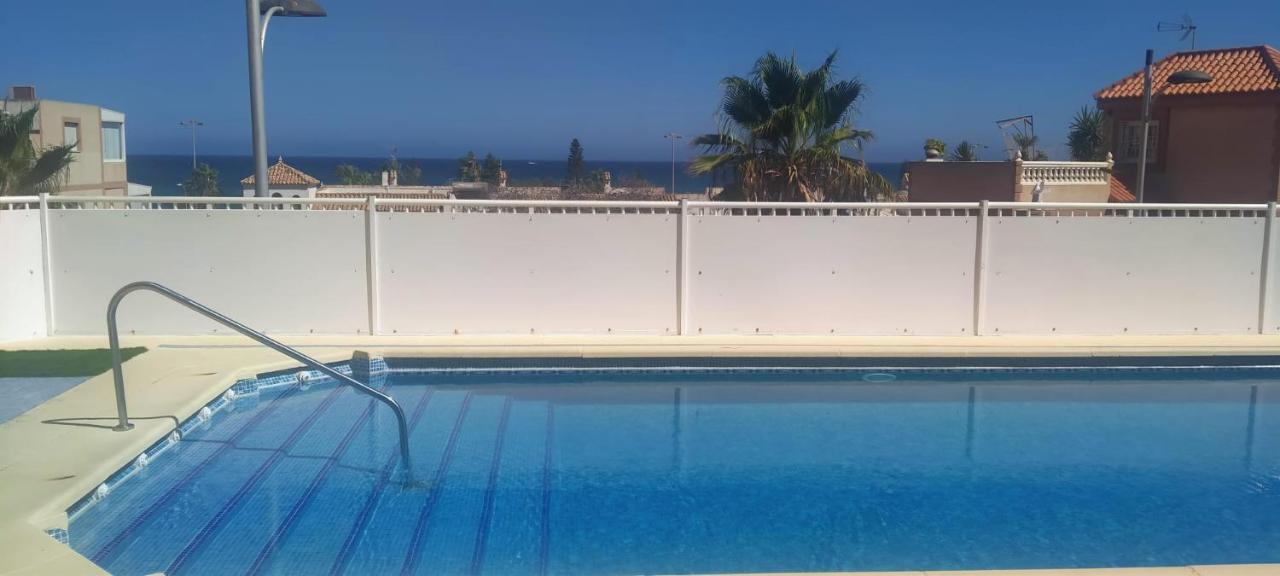 Alojamiento Roquetas De Mar Bagian luar foto