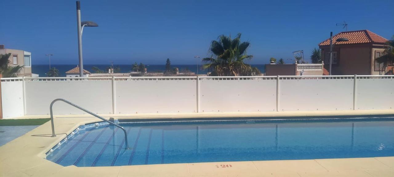Alojamiento Roquetas De Mar Bagian luar foto