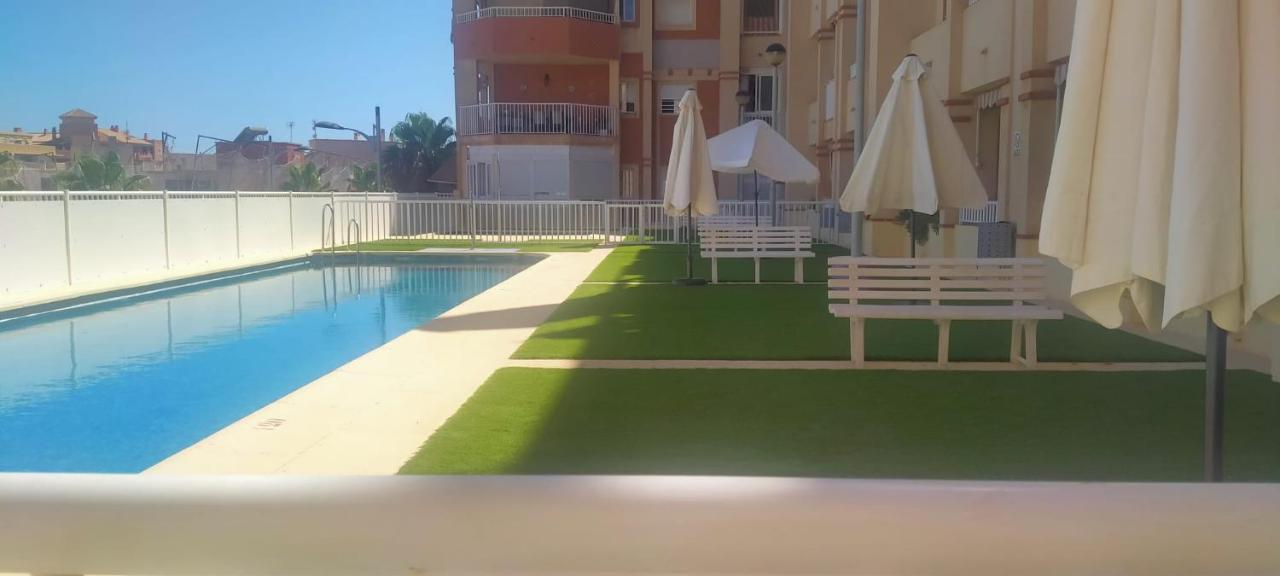 Alojamiento Roquetas De Mar Bagian luar foto