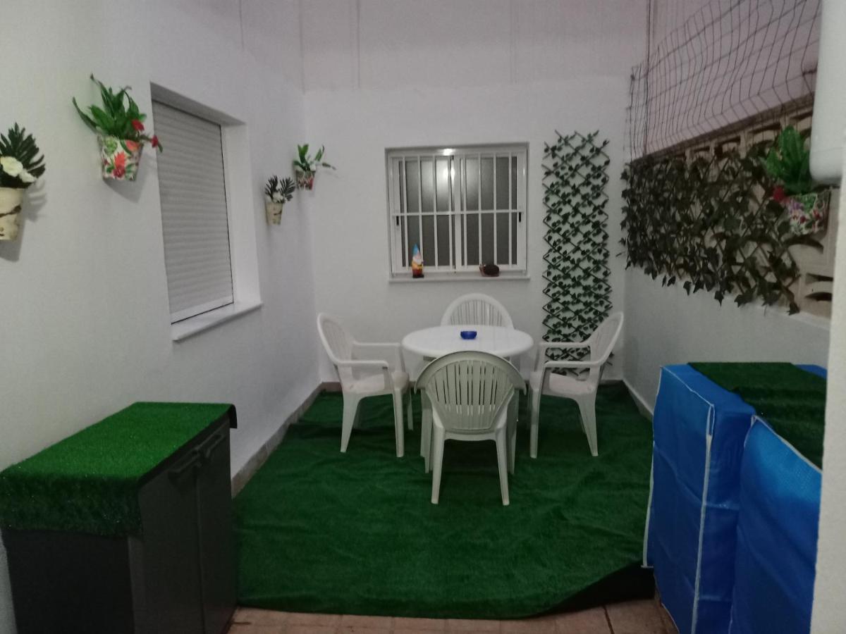 Alojamiento Roquetas De Mar Bagian luar foto